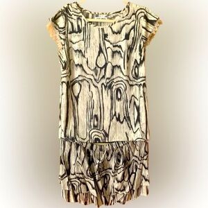 Top and mini shirt black and nude size L Vero Moda with lace bordering sleeves